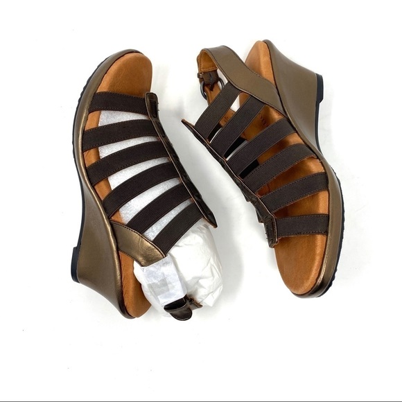 Gentle Souls Wedge Hammer Sandals Bronze - Picture 3 of 8